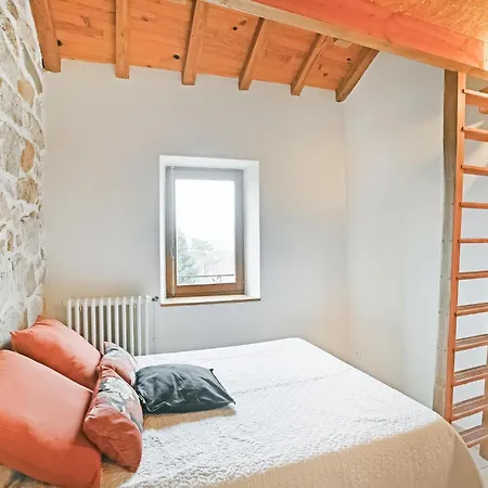4 Bedroom Beautiful In Lägenhet Bordezac