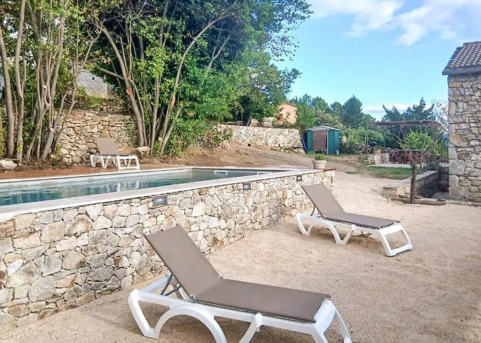 4 Bedroom Beautiful In *